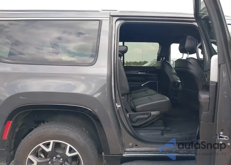 2024 Jeep Wagoneer L Series Iii 4X4 z USA, uszkodzony, nr VIN 1C4SJSDP8RS169001